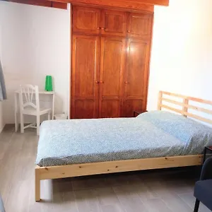 estudio-don-antonio-en-el-centro-de-la-laguna.adeje-hotels.com/